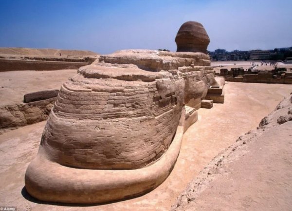 alternate angles of iconic images - great sphinx of giza