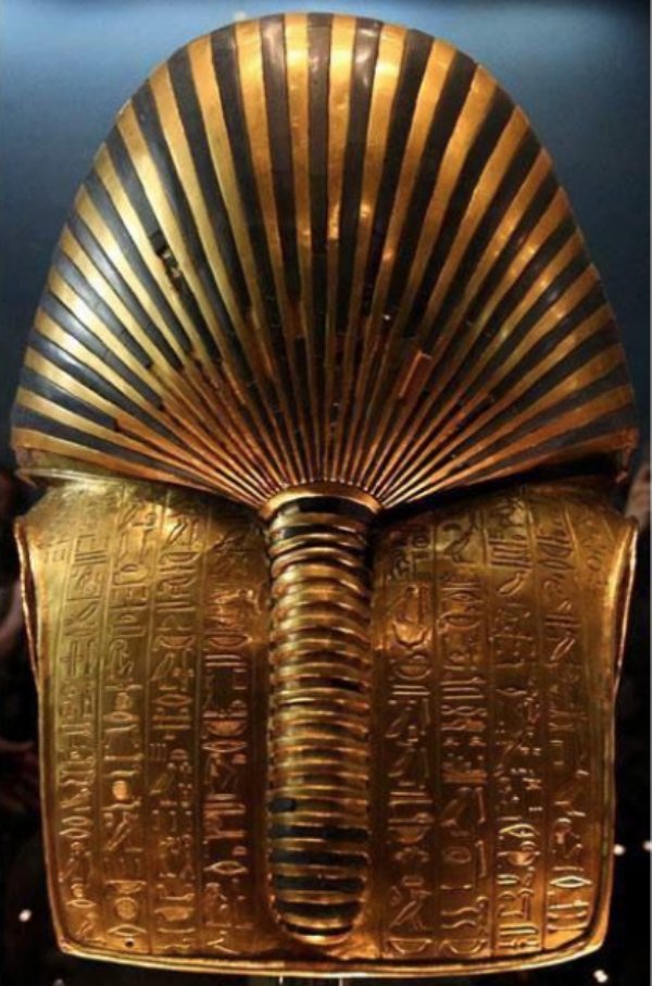 alternate angles of iconic images - tutankhamuns burial mask