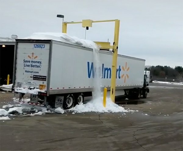 How they clear the snow off trucks