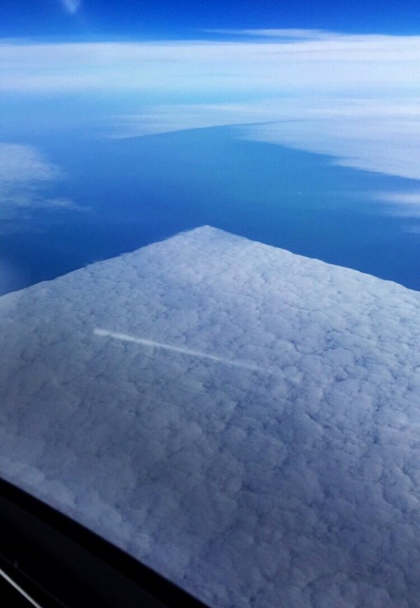 Square cloud that isn’t photoshopped