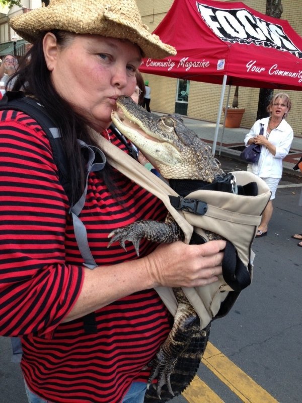 florida woman with pet gator - Commarity Magazine Your Communid