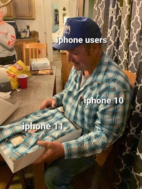 iphone users iphone 10 iphone 11 meme - Te iphone user's Aiphone 10 L iphone 11