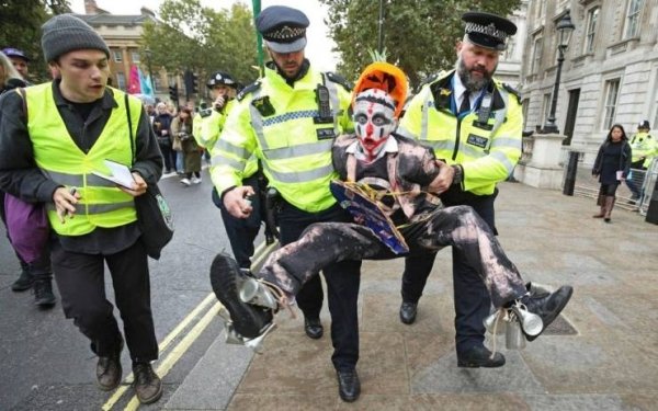 extinction rebellion arrest