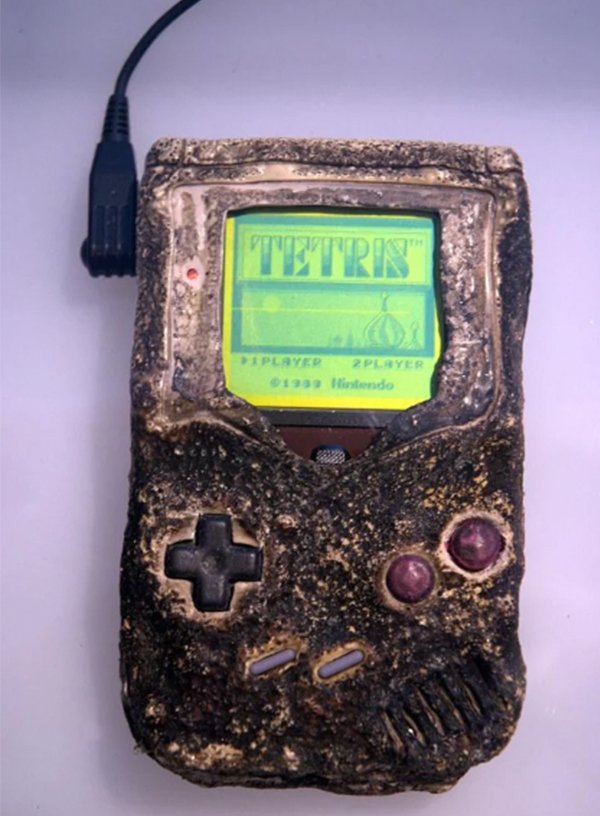 gameboy survives bomb - Tetris I Playep 1999 2 Player tendo