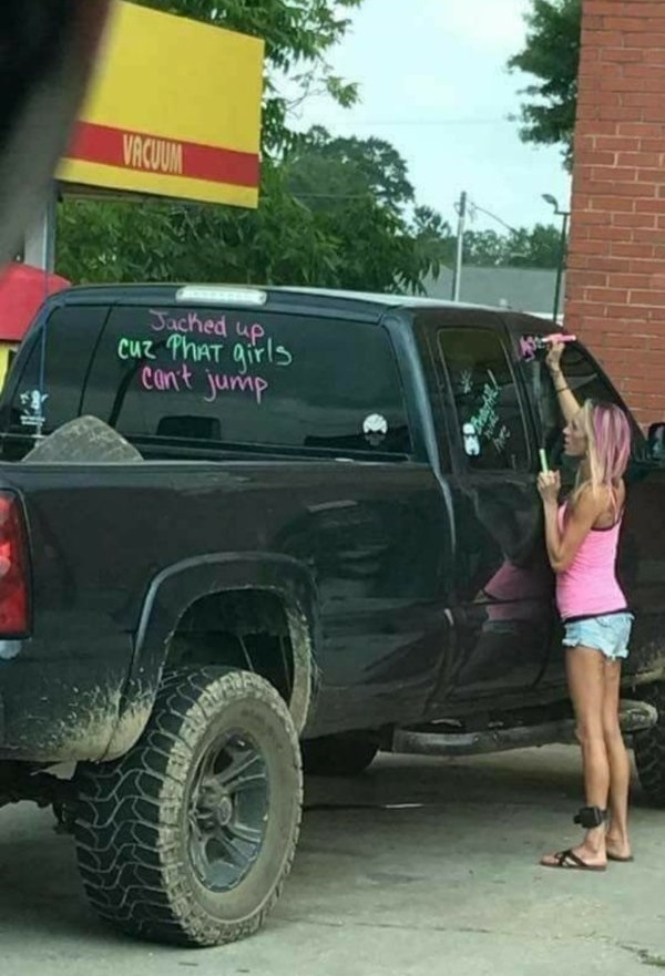 27 Trashy People Born in the Landfill.