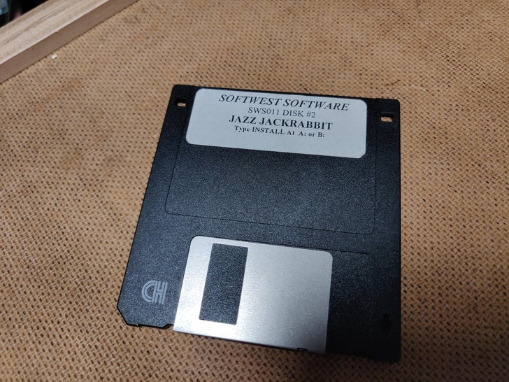 floppy disk - Softwest Software SWS011 Disk Jazz Jackrabbit Type Install A A or B