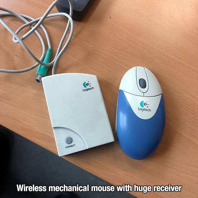 mouse - O Logitech Logitech Convect Wireless mechanical mouse with huge receiver