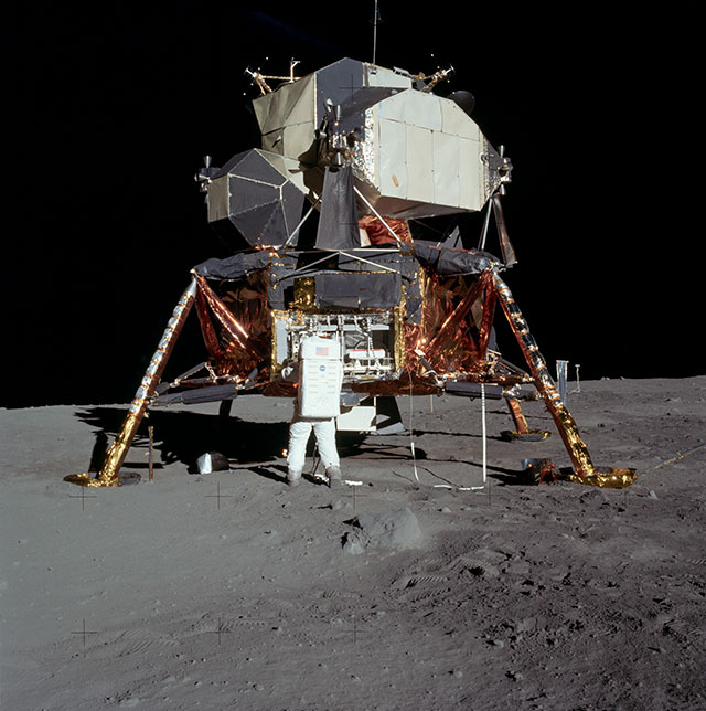 apollo 11 moon lander