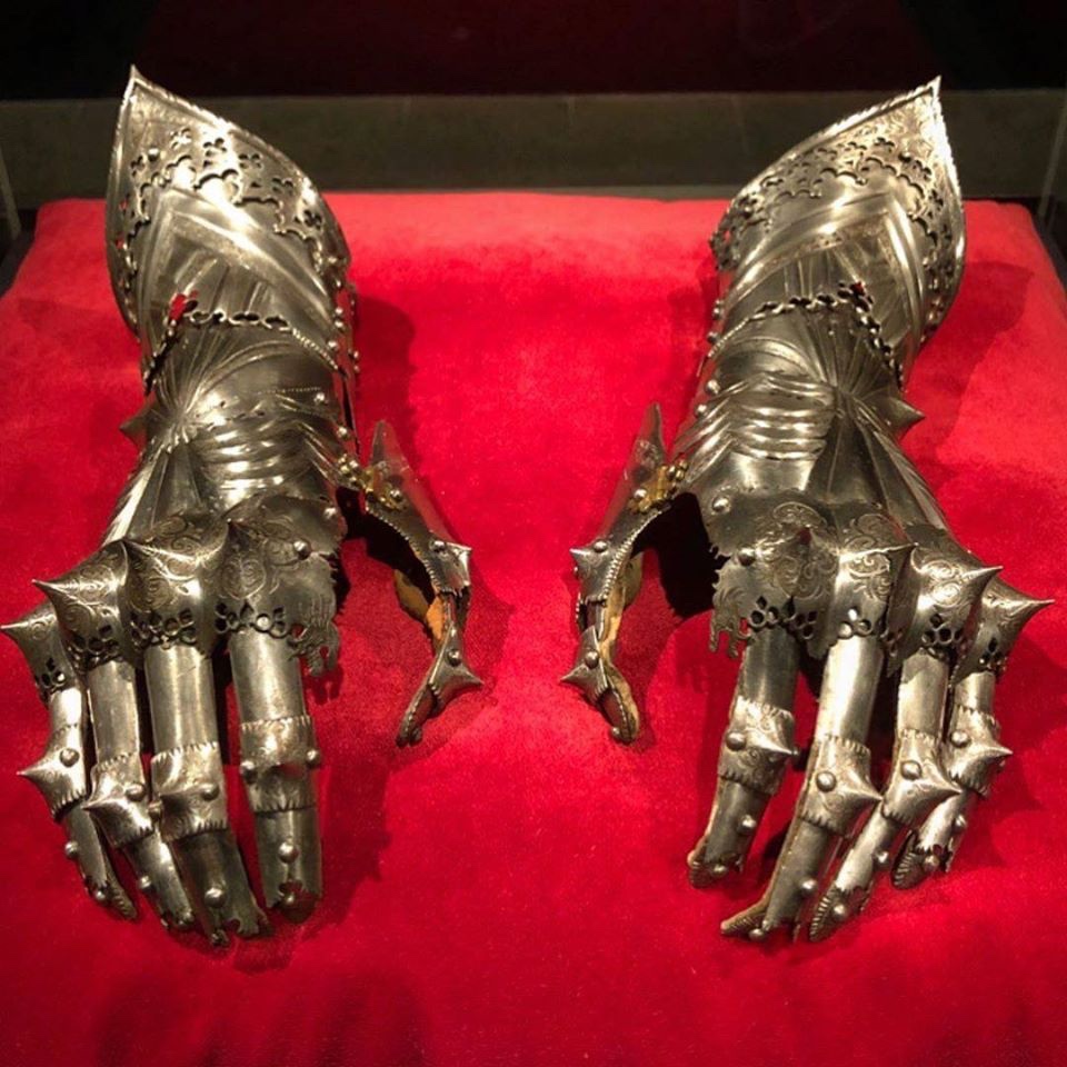 roman emperor maximilian armored gloves