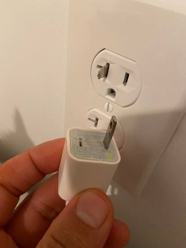 ac power plugs and socket outlets with broken tong