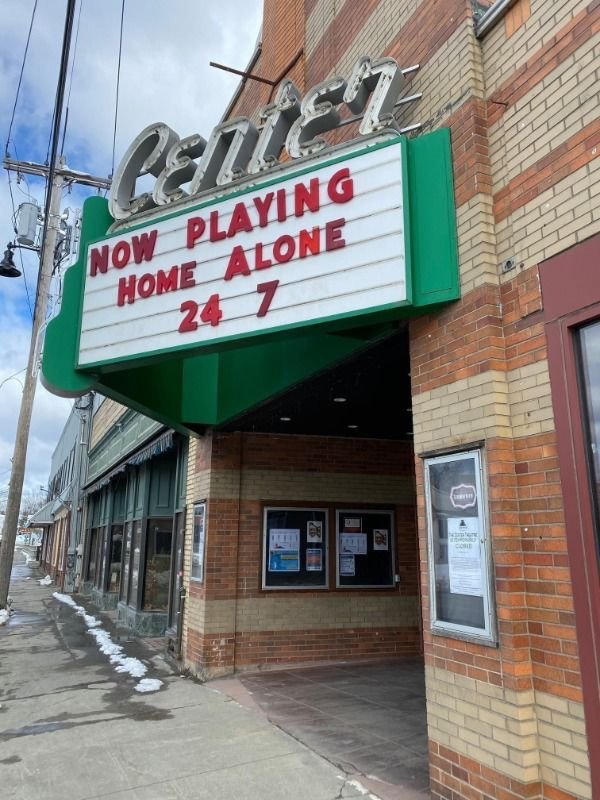 signage - Now Playing Home Alone 27