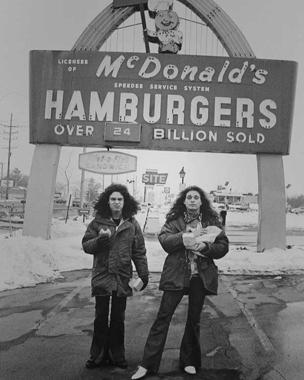world's first mcdonald's restaurant (franchised) - och MDonald's Hamburgers Speedee Service System Over 24 Billion Sold Site 4