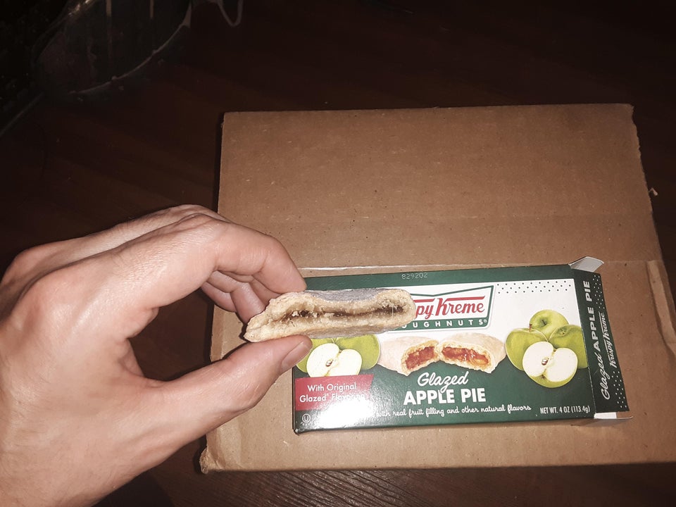 829202 py Kreme Ughnut S Glazed Apple Pie nog hee With Original Glazed Fley Glazed Apple Pie utk real fruit filling and other natural flavors Netwt.4OZ 13.12