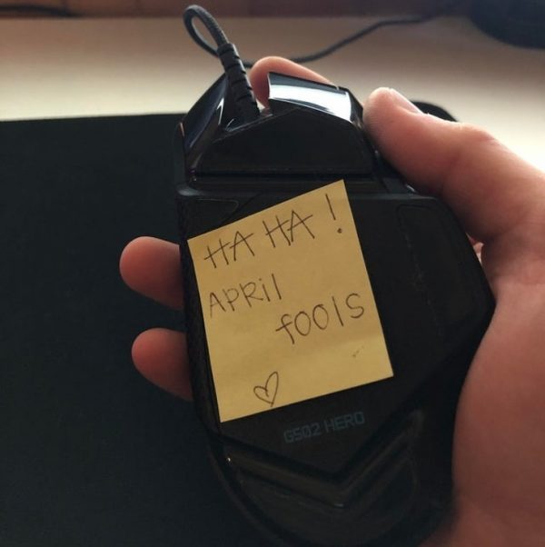 Haha! April fools - computer mouse post-it note april fool's prank