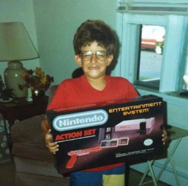 happiness looks like in 1985 - Entertainment Svstem Nintendo Action Set