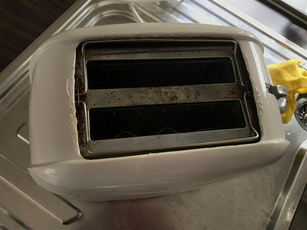 toaster that melts its own plastic shell
