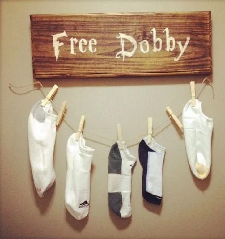 free dobby sock holder - Free Dobby