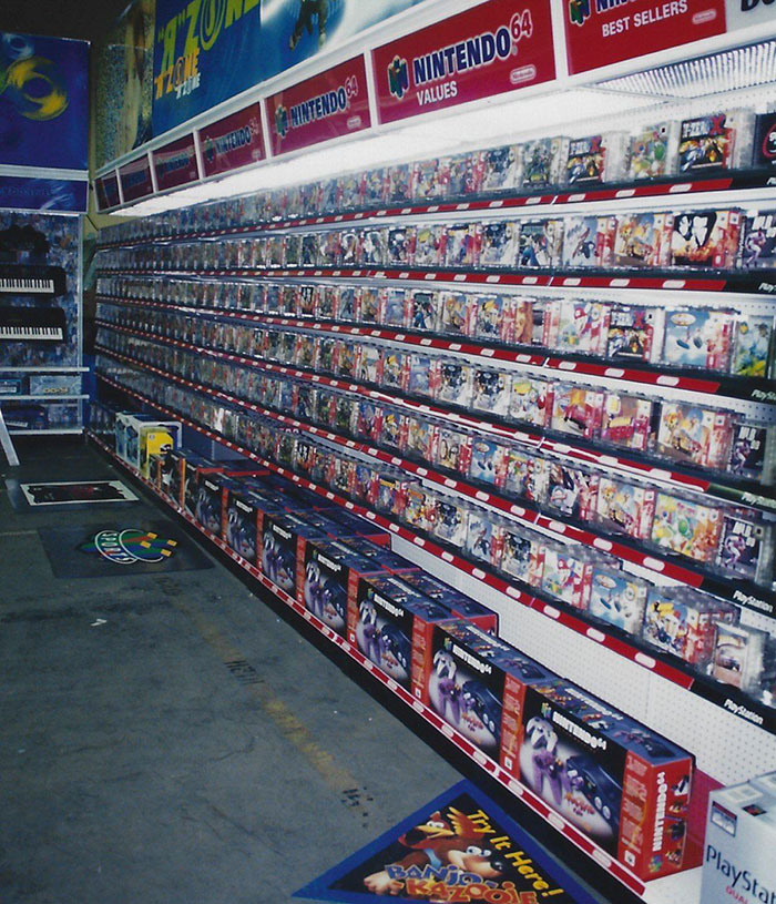 toys r us 2000 video game display wall