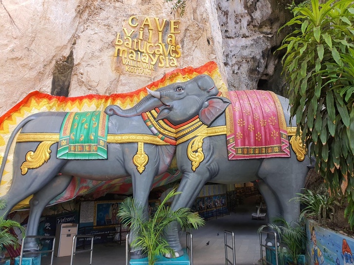 cow and elephant same head - Cave la batucave malaysia Valluvar Kottam