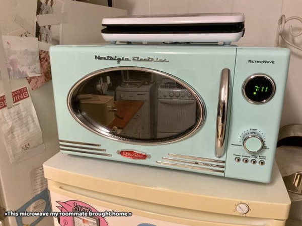microwave oven - Nerathilgia. Elable Retrowave Sad To He Se Jing Sant Rs. Son This microwave my roommate brought home