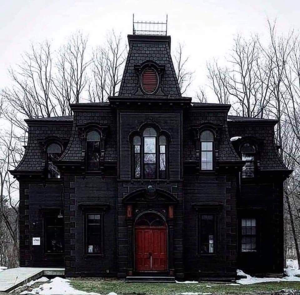 black gothic house - 1