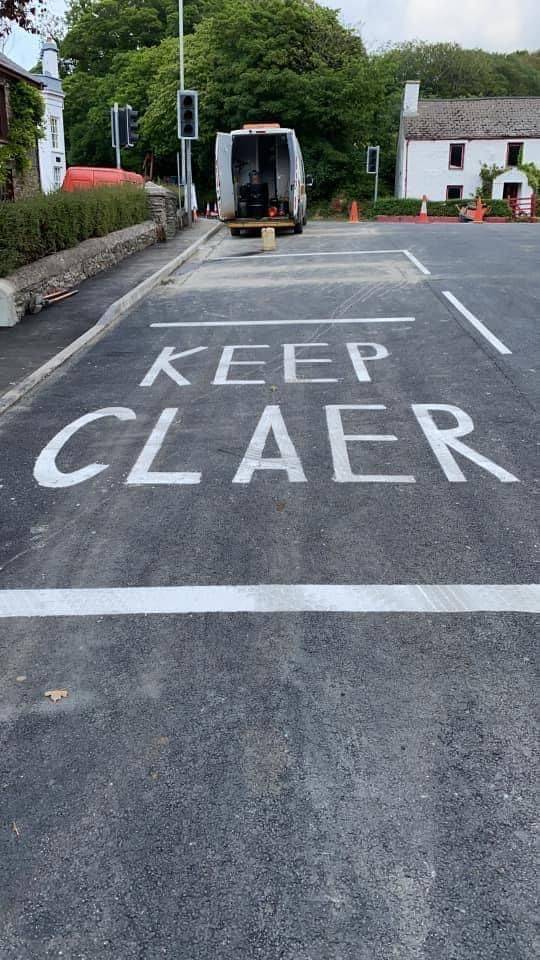 keep claer road sign fail