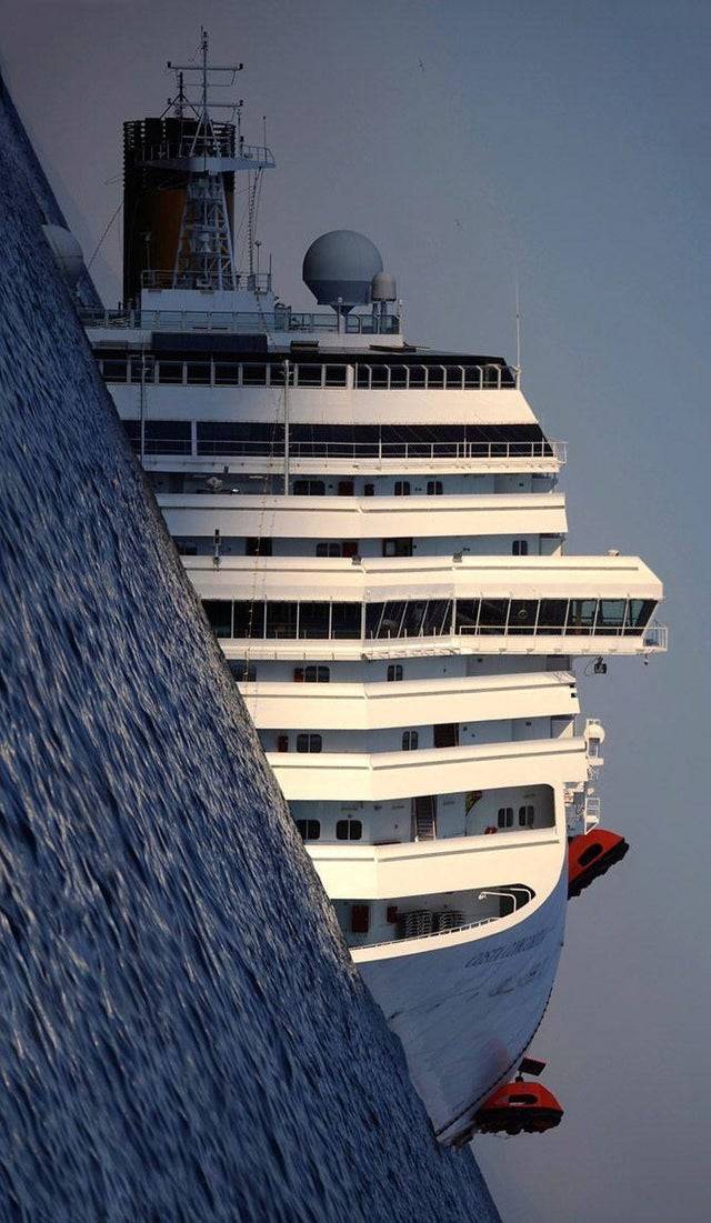 The sinking Costa Concordia photographed by a tilted camera.