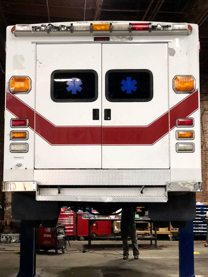 ambulance in the joker - tran n 100