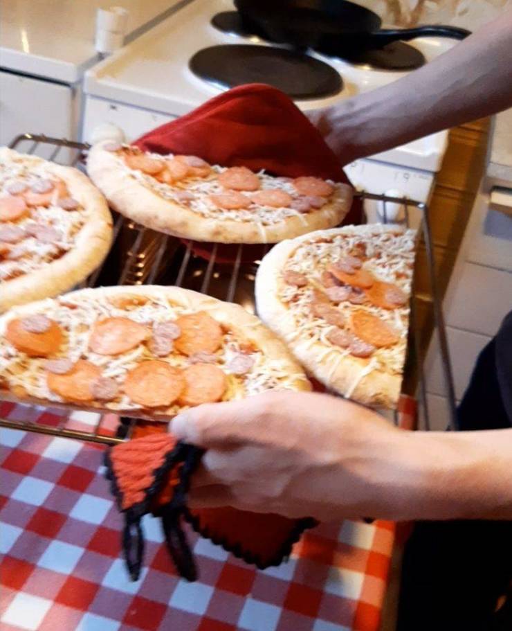 “My brother cooking 2 pizzas at once.”