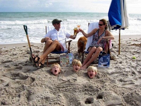 funny family photos beach - 2 Besc Products Year