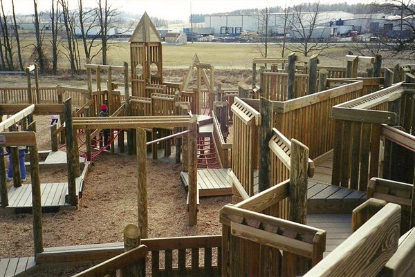 90s wooden playground - 459 w