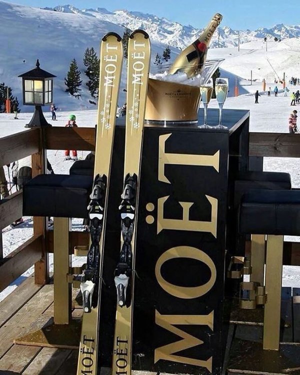 moet chandon ski