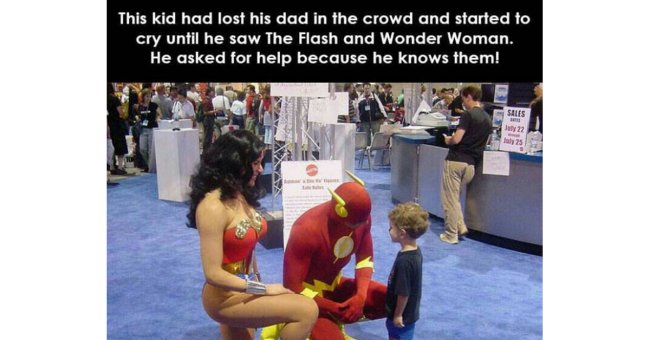 kid lost flash and wonder woman - This kid had lost his dad in the crowd and started to cry until he saw The Flash and Wonder Woman. He asked for help because he knows them! Sales July 22