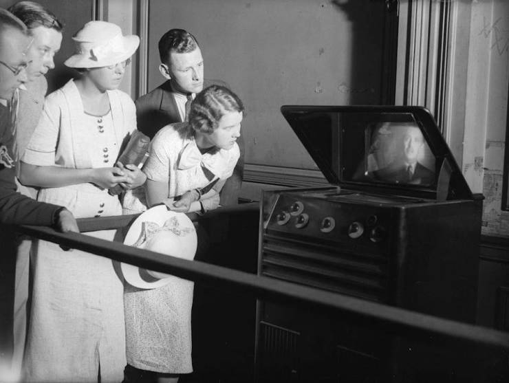 people watching first tv