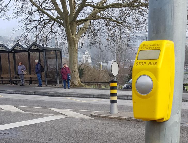 cool designs - lane - Bus warter 15 Sekunden Stop Bus