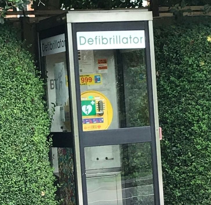 cool designs - signage - Defibrilato Defibrillator 9992