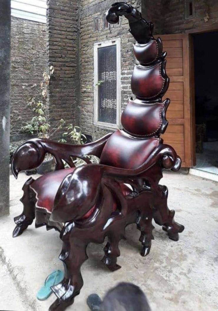 “This scorpion chair looks like it’s straight out of a villains lair.”