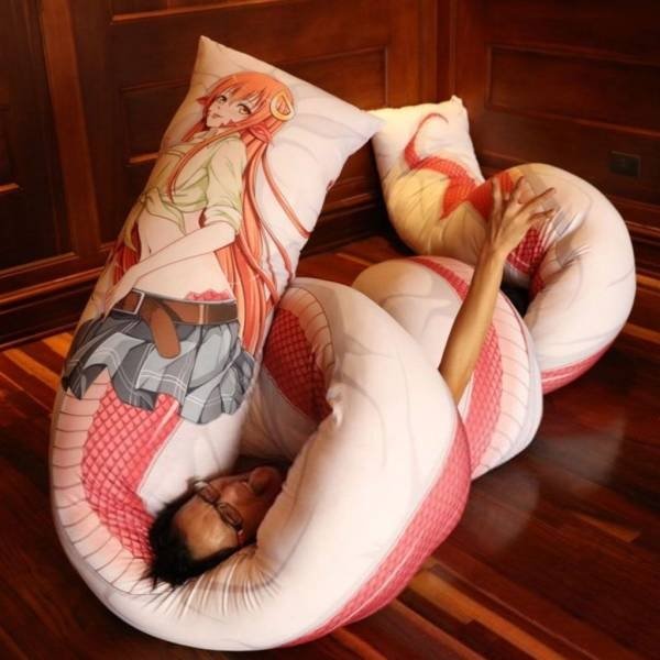 japanese body pillow snake