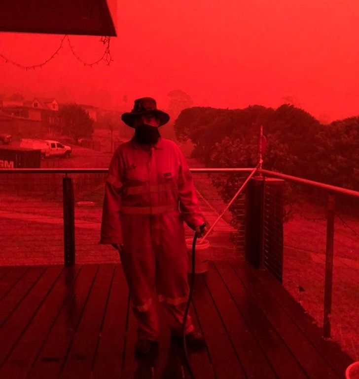 australia fires red sky - We