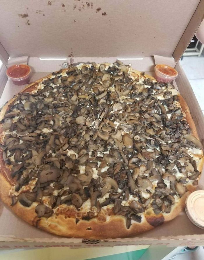 pizza with extra mushrooms