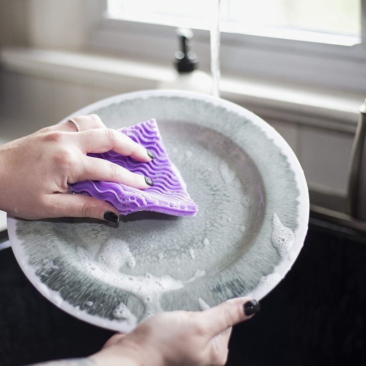 An odor-resistant silicone scrub sponge for your dishes