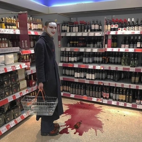 cursed grocery store - Ros wine