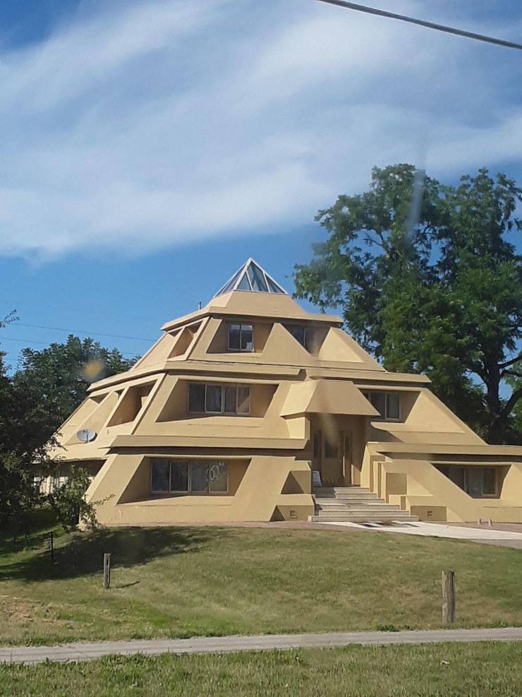 “This cool pyramid house i drove by.”