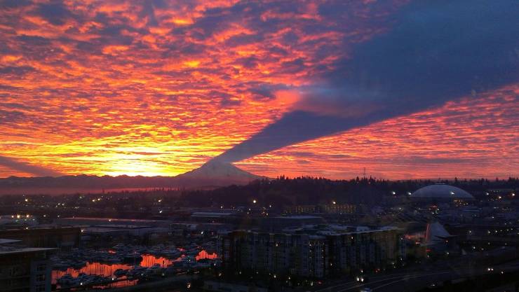 mount rainier sunset