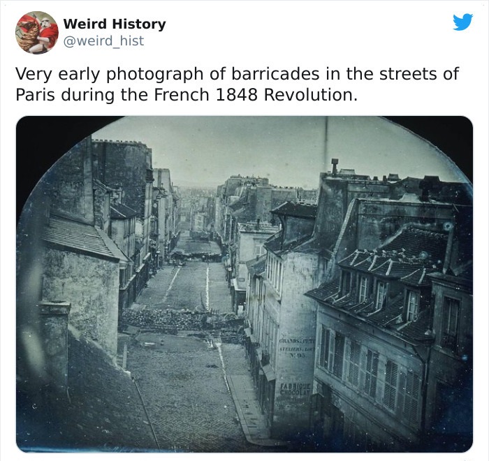 parís 1848 - Weird History Very early photograph of barricades in the streets of Paris during the French 1848 Revolution. Classiit Ateurs Ht Fabriche Chocolat