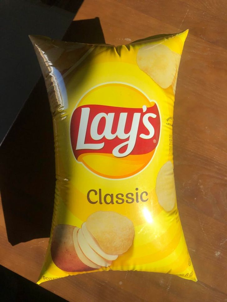 chip bag - Lays Classic