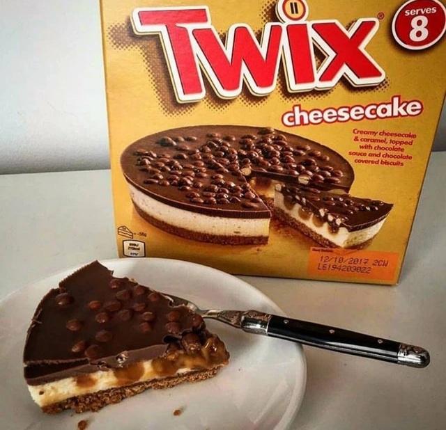 better right or left twix - serves 8 TWix cheesecake Creamy cheesecake & caramel, topped with chocolate sauce and chocolate covered Bescuits 12182017 2CM LE194209822