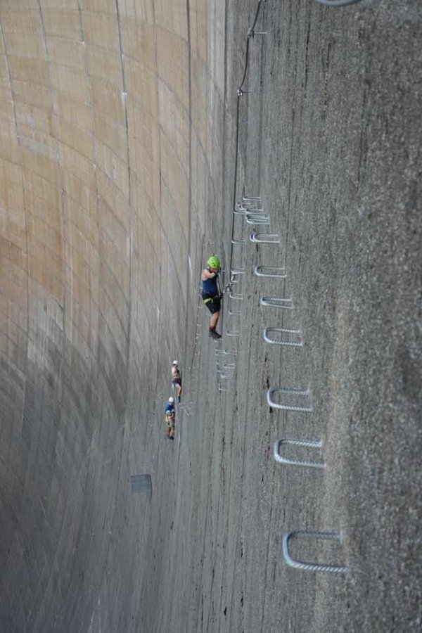 climbing wall extreme scary