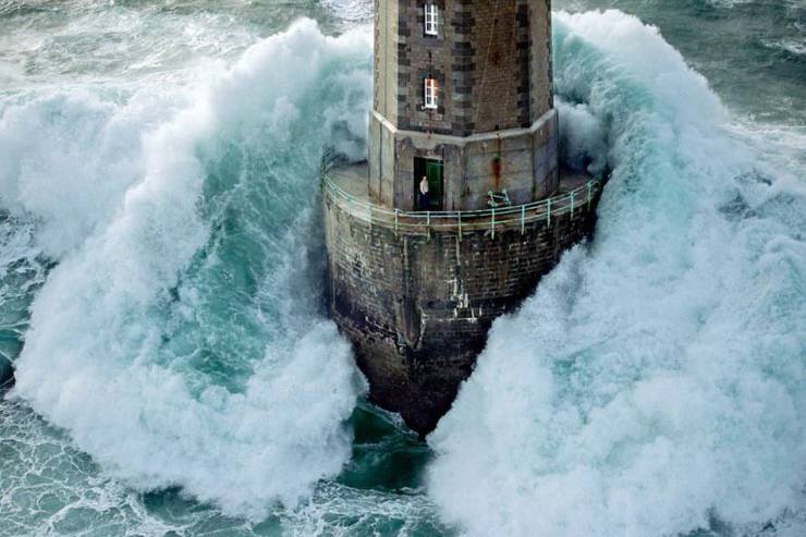 lighthouse storm