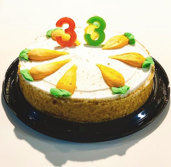 girlfriend forgot boyfriend's age for his birthday cake